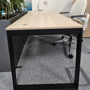 Biurko MDD 160x70 dąb/orzech noga O czarna