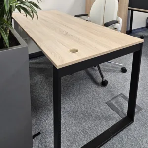 Biurko MDD 160x70 dąb/orzech noga O czarna