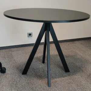 Stolik konferencyjny PEDRALI śr. 90 cm czarny noga A