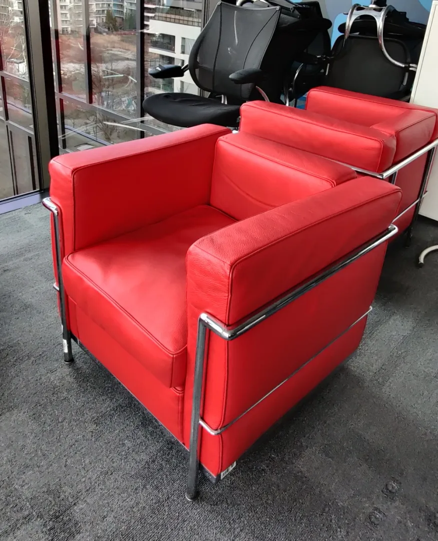 Fotel LC2 80x70, wys. 70 cm (Corbusier) czerwona skóra