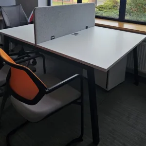 Bench NS 2 os. 120x80 biały czarna noga A z szarą ścianką