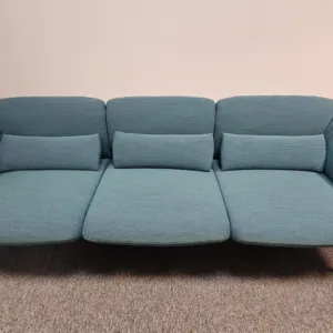Sofa 3-os. niebieska 220x80 z białym stolikiem 24x40