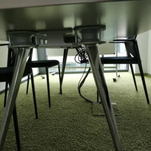 Stół konferencyjny VITRA MEDAMORPH biały 200x100 chrom