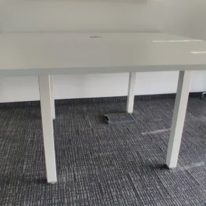 Stół konferencyjny Pedrali 150x160 biały