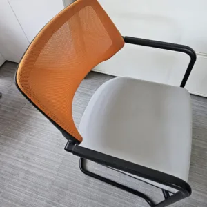 Krzesło konferencyjne STEELCASE Qivi pomarańczowe płoza
