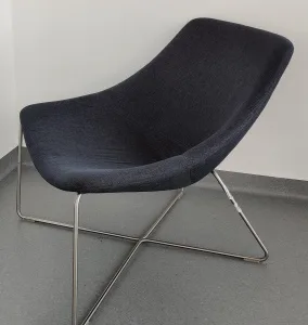 Fotel tapicerowany NOTI szary/jeans na płozach