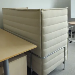 Sofa Vitra Alcove 2-osobowa kremowa