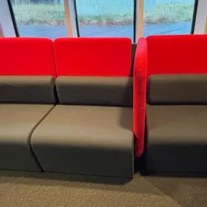 Sofa/Kanapa  szaro-czerwona 2 osobowa i moduł narożny